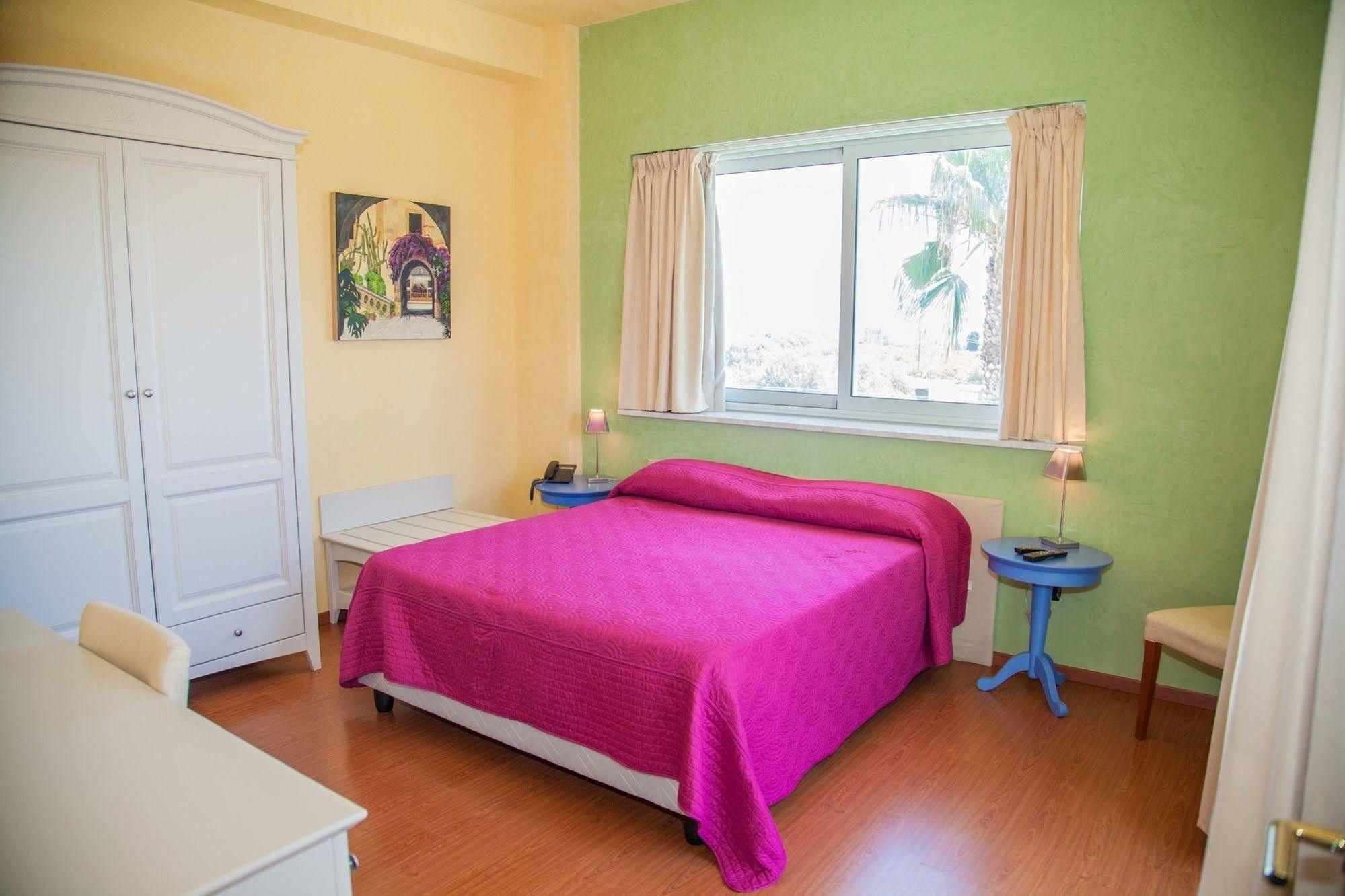 Hotel Pacla Авола Екстериор снимка