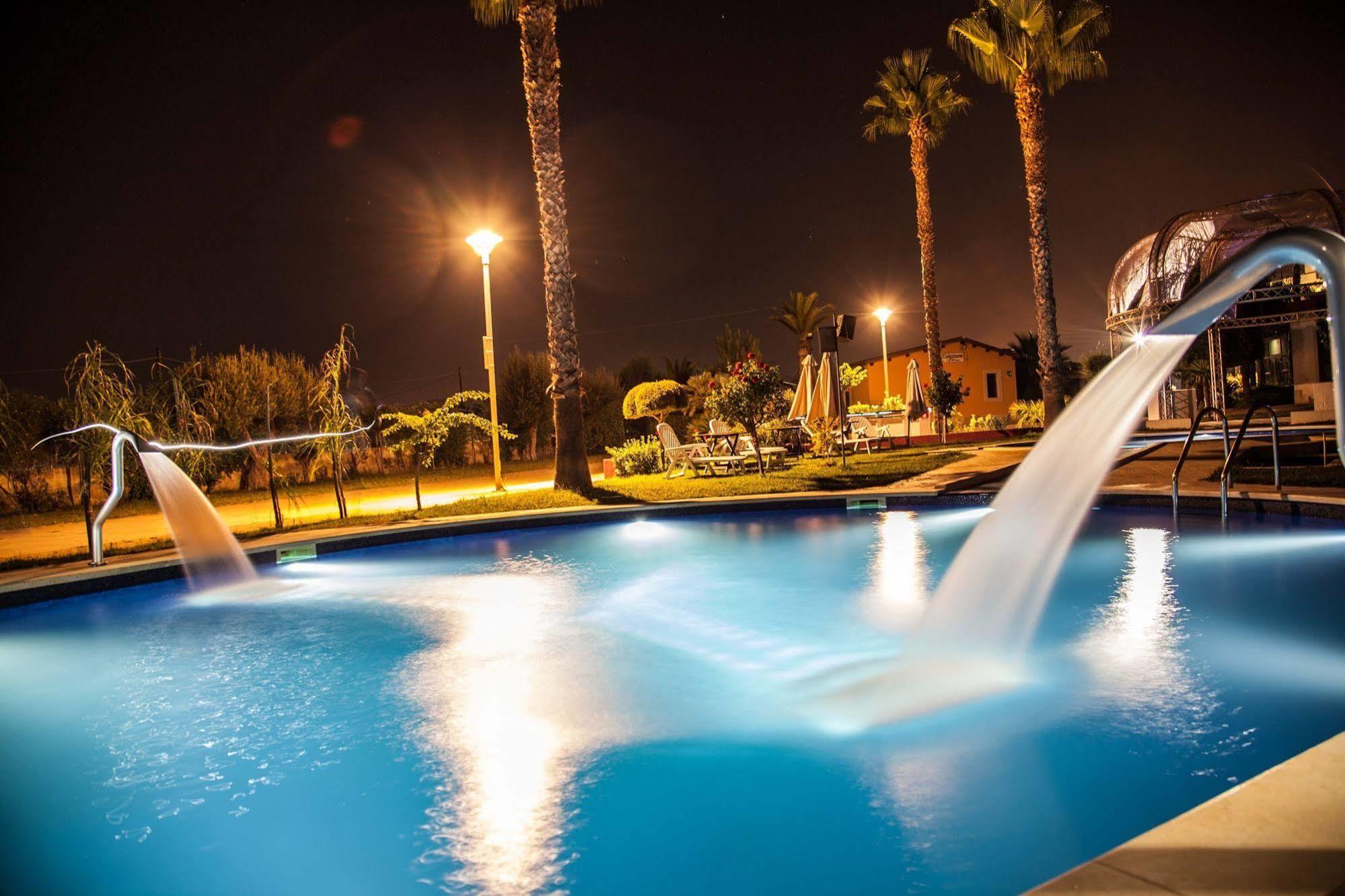 Hotel Pacla Авола Екстериор снимка