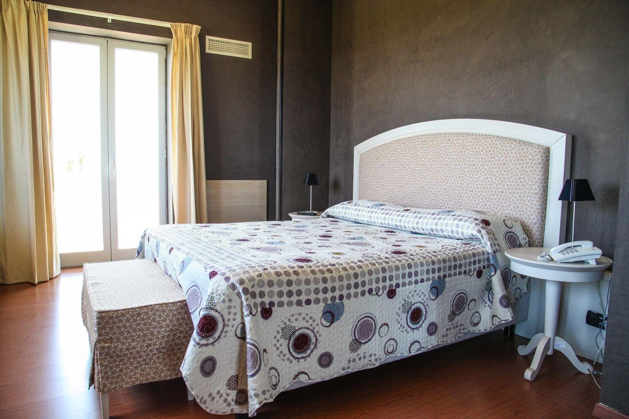 Hotel Pacla Авола Екстериор снимка